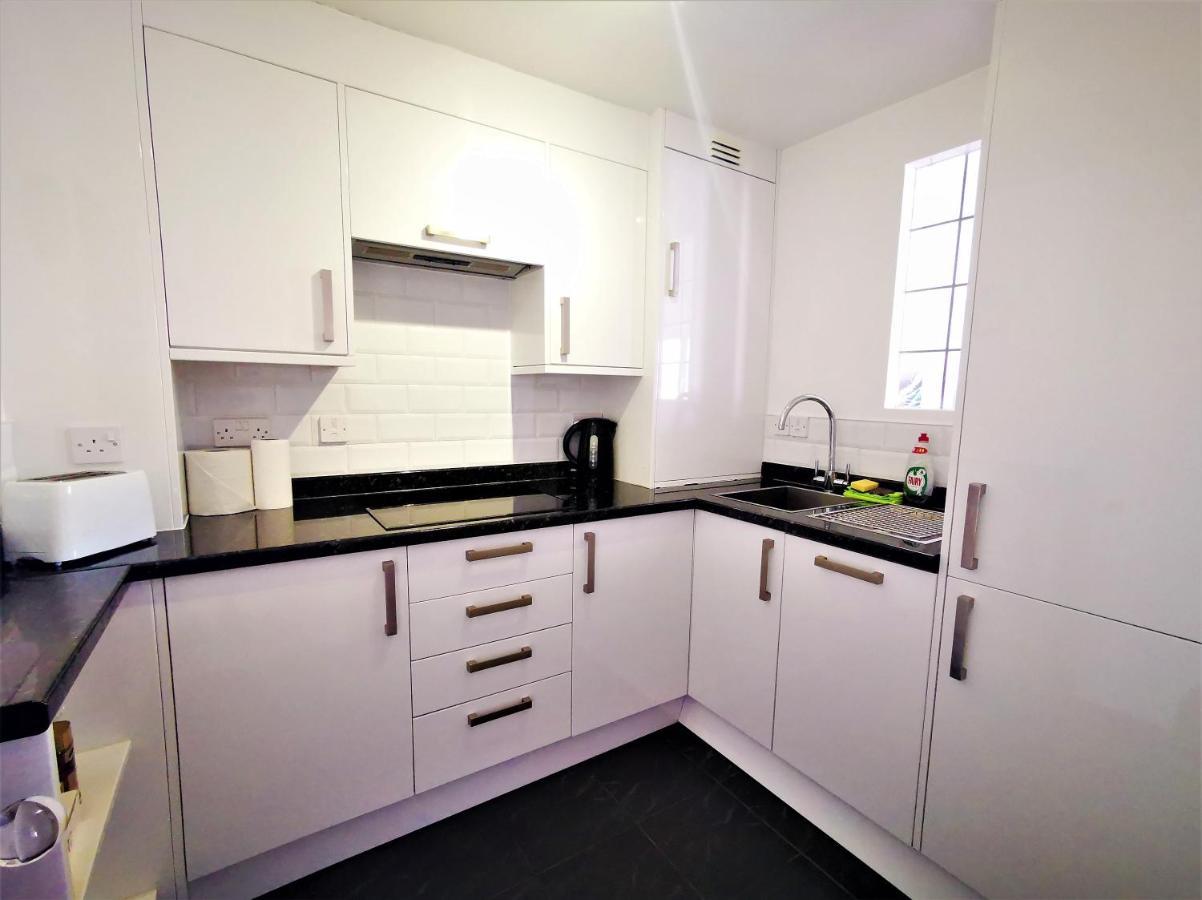 Marina Living With Parking, Balcony, Quiet And Secure Daire Brighton Dış mekan fotoğraf