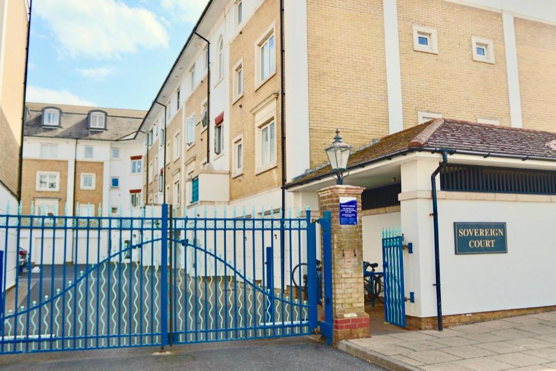Marina Living With Parking, Balcony, Quiet And Secure Daire Brighton Dış mekan fotoğraf