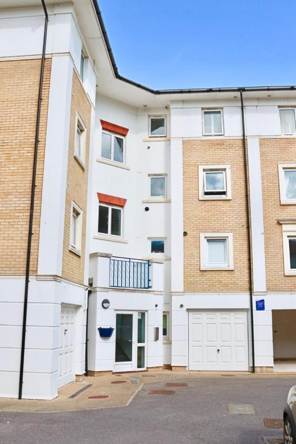 Marina Living With Parking, Balcony, Quiet And Secure Daire Brighton Dış mekan fotoğraf