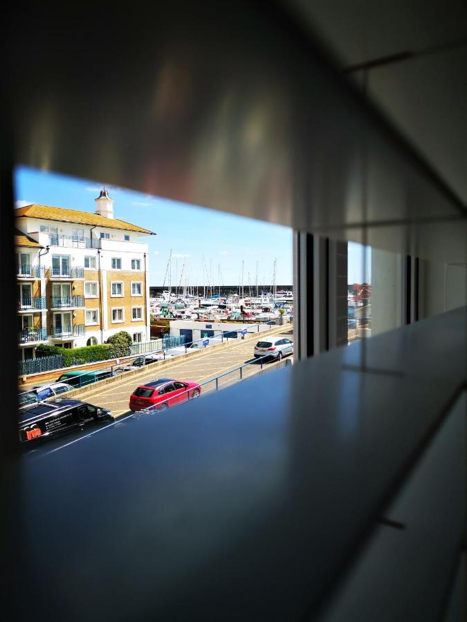 Marina Living With Parking, Balcony, Quiet And Secure Daire Brighton Dış mekan fotoğraf